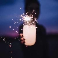 烟花与你 不要因为一片云而指着