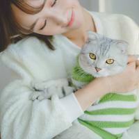 她的猫 我们每个人都得毫无怨