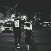 浪子无家. 爱情就像笑话，笑死了