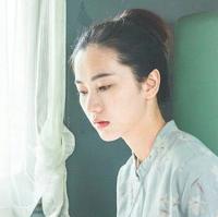 伴我亡。 年少时我们未曾料到匆