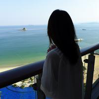 苏若柒。 我不懂什么是爱 我只