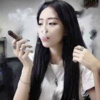 烟女_ 嘴上说着单身挺好，可
