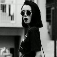 浪女 雨的眼泪，嘲笑了谁的
