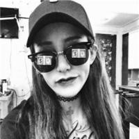 浪女 我站在原地反复咒骂自