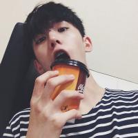 [颜果果] 哀伤，哭泣，心痛，如