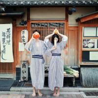 婪瘾。 诗我写尽千回墨已成碑