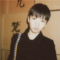 最美不过偷瞄你时眼神相撞 那刻你的微笑 我就是那个明明难过到