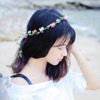 婪瘾。 独自在角落喝的酩酊大
