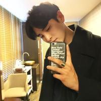 陳A. 后来砸碎了酒瓶也没换