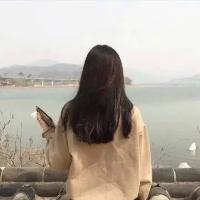 多少浅浅淡淡的转身 是旁人看不懂的情深 开头陌生，结尾更陌生