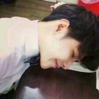 扶着往事走 我不浪也不安稳 却再