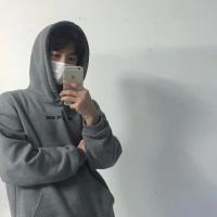 何思佳 何思佳 希望你爱的人都比我爱
