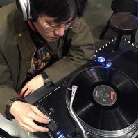 何思佳 何思佳 希望你爱的人都比我爱