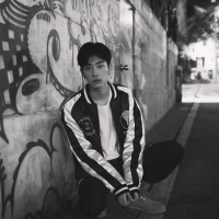 想起你很温柔. 我有点不像我 你也有