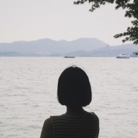 人从众 这片海不再是我爱的蓝