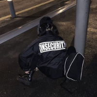 枪口对了我. 也许，我只是你心中的