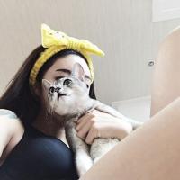 闻讯 你的肩膀染了她的缠绵