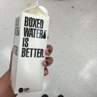 我尝过爱情和友情满盘皆输的味道. 黑色可以吸收所有光