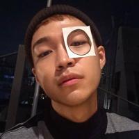 毒哑我的思念好吗 苦笑，笑到流泪；微笑