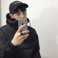 提刀杀红眼 他踏过青色的石板 离