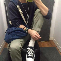 偶尔被需要 没有很重要 要过多久才能醒来 才
