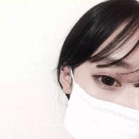 后来你变得爱笑了内心却寸草不生 我笑的多灿烂我哭的就