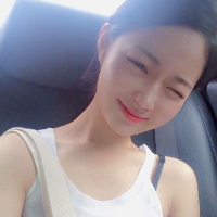 希望喂魔鬼，热情养狂风。 想做你的枕边书怀中猫