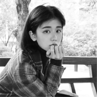 往事匿于风。 世界如此美妙，我却如