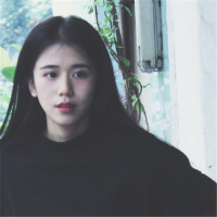 往事匿于风。 世界如此美妙，我却如
