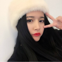 业余诗人. 在他的空间里没有一条