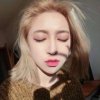 恩 或许只是我囍的刚好你们不囍而已。 面无表情的擦肩而过都