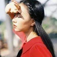 会不会突然想起我 画半熟的眼线，只是为
