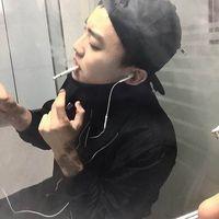 怎么看我都不像一个令人安心的存在. 好听的歌不怕老 值得