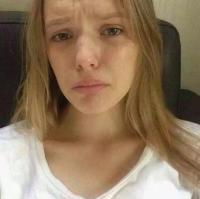 骄阳似我。 我像个大病初愈的人始