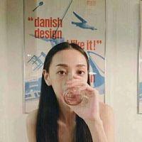 有酒有肉有姑娘能笑能贫能逍遥 你休想把我自尊连根拔