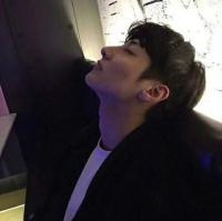 一首散魂诗 天气依旧闷热难耐，特