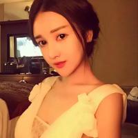 你的笑与刀 蜷缩在这黑夜的寂寞里