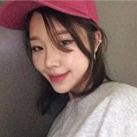 持刀战情场 抬头仰望天空，却突然
