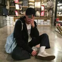 硬撑 听歌会哭的人留下别走