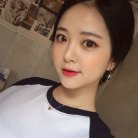 “摸了摸兜发现就剩青春智慧和美貌了” 有了你 我什么都不缺