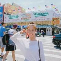 当我和世界不一样那就让我不一样 我是你一颗糖就能收买