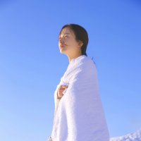 干净女孩。 你可以念旧，但别期盼