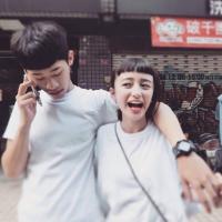 你来迟了 只要看到你和别人很亲