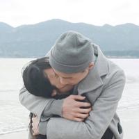 你来迟了 只要看到你和别人很亲