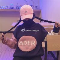 我在广场抽烟 有时候有些人看起来像