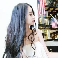 我在广场抽烟 有时候有些人看起来像