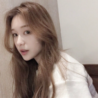 我在广场抽烟 你走了真好，不然总担