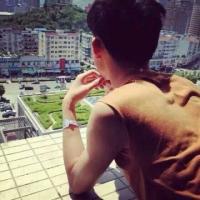 “年少时不能遇到太惊艳的人” 时间会让我们习惯了痛