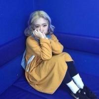 玩网女头 这个世界塞给我们太多
