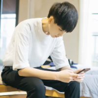 闻讯 不要去翻你在乎的人的